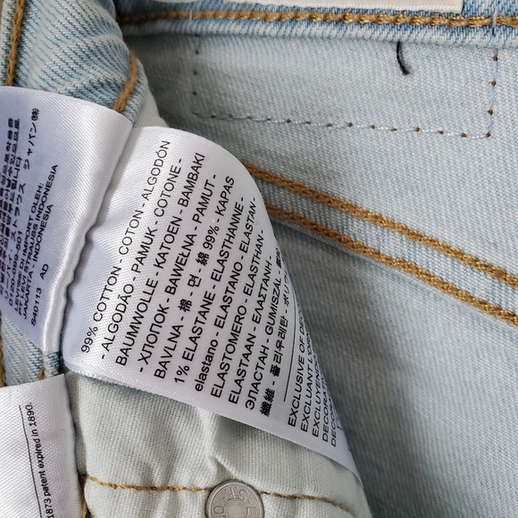 Levi's Premium 501 Crop Light Wash Denim Jeans Rip Ankle Length Size 26 - Picture 7 of 7